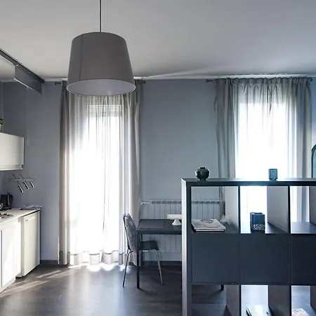 Via Mentana 32 - The House Of Travelers * Como