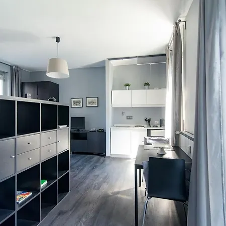 Via Mentana 32 - The House Of Travelers * 科莫