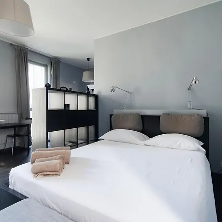 Via Mentana 32 - The House Of Travelers 科莫